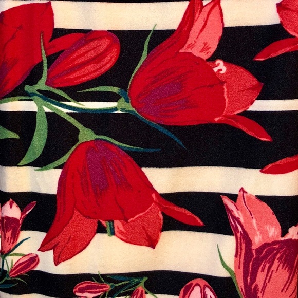❌SOLD❌ NWT OS Tulip & Stripe Print Leggings - Picture 2 of 5